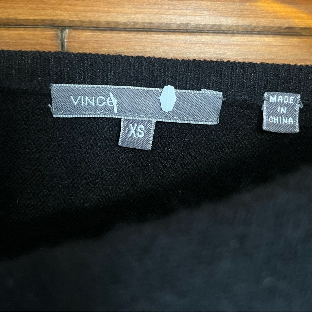 Vince Cashmere jumper black blouse size XS Excellent condition - Picture 2 of 3